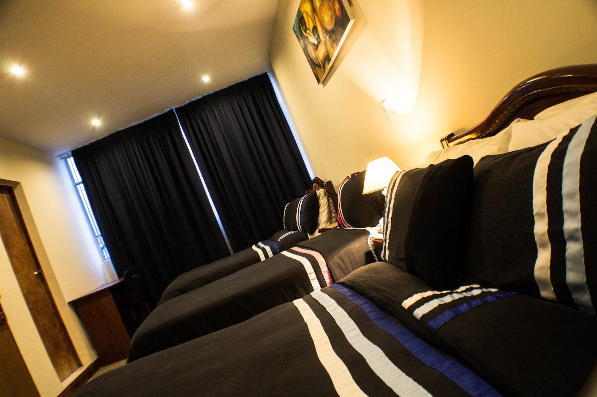 Hotel Charlies Place Bogota Bagian luar foto